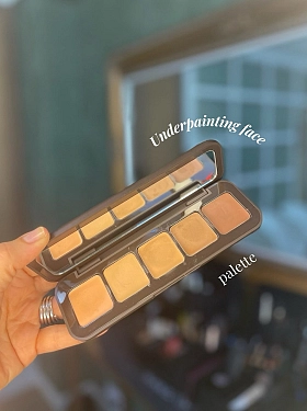 Un acabado natural, suave y perfectamente integrado. Contorno, colorete y bronceador se funden con l